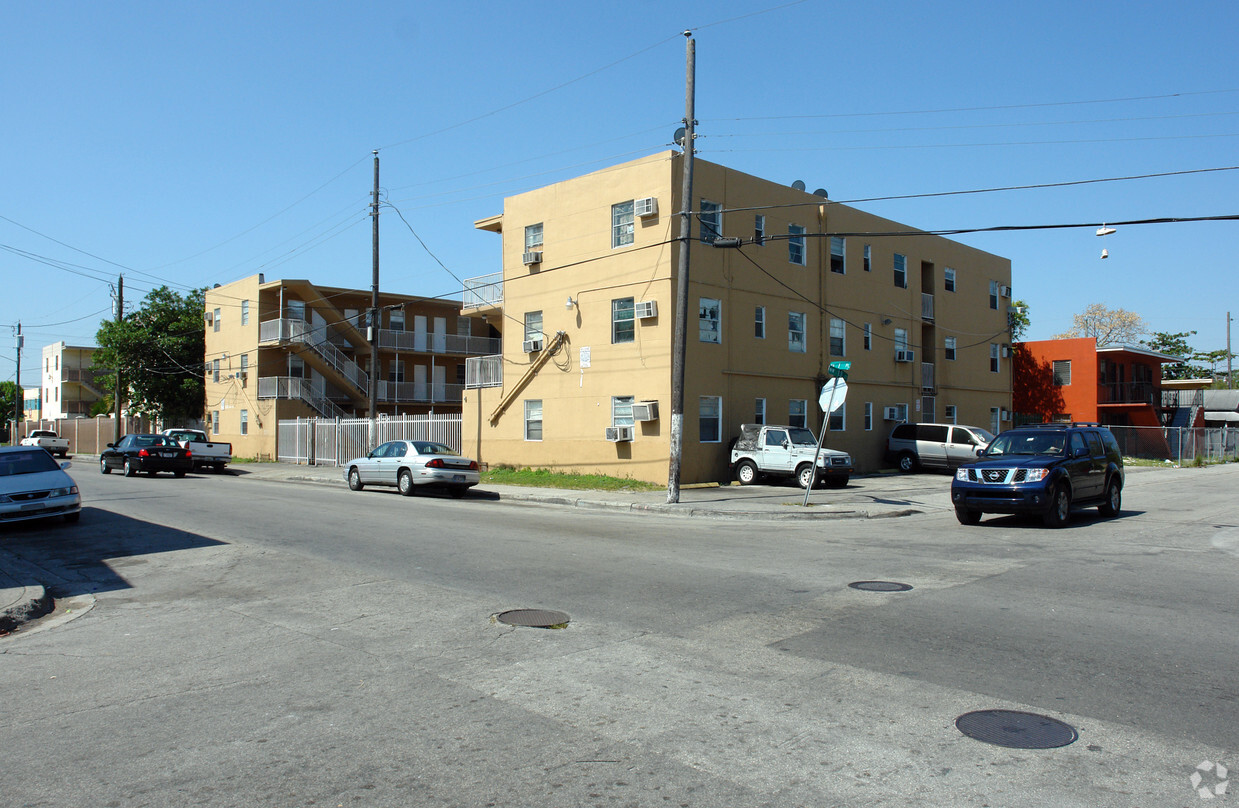 Primary Photo - 1232 NW 1st Pl