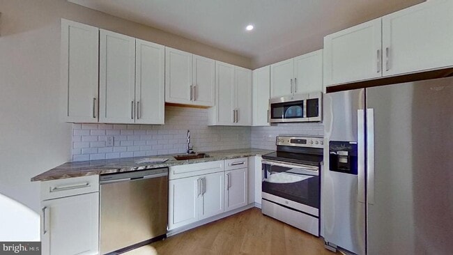 Foto del edificio - 3859 Lancaster Ave