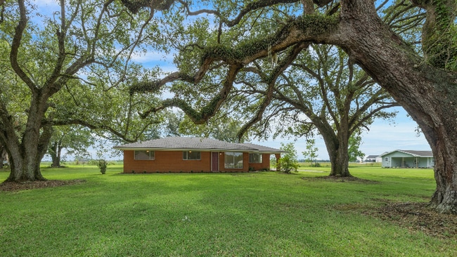 Building Photo - 17639 Pelican Rd