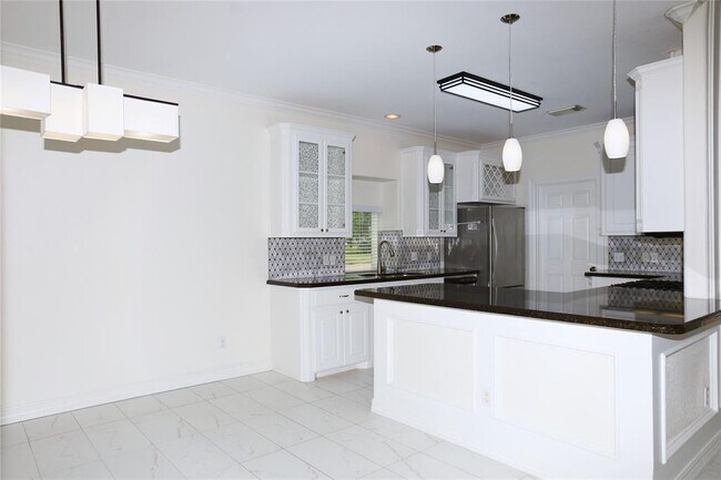 Foto del edificio - 131 Silverbell Cir
