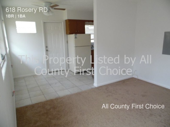 Foto del edificio - 618 Rosery Rd NW