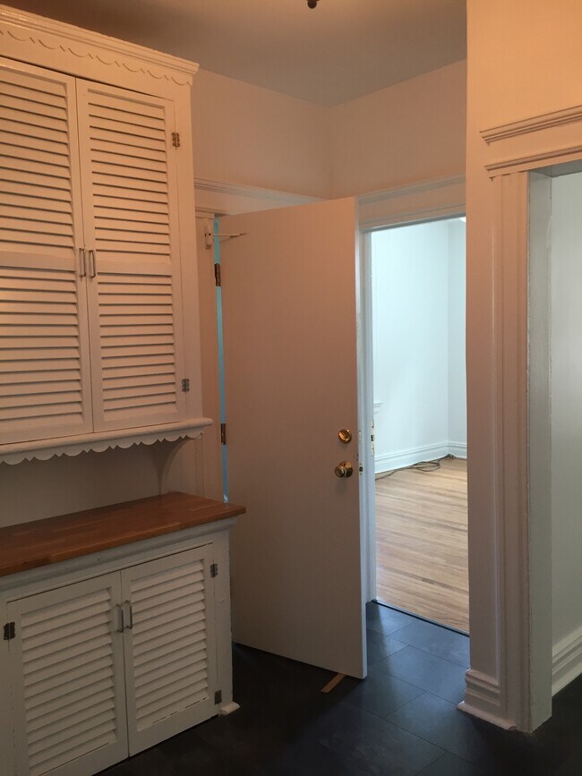 10 Gould Plz Unit 1st floor, Caldwell, NJ 07006 Apartments in