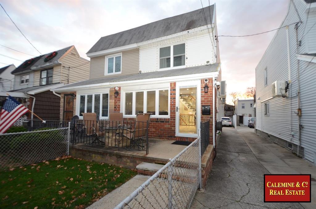 Primary Photo - 2048 E 72nd St