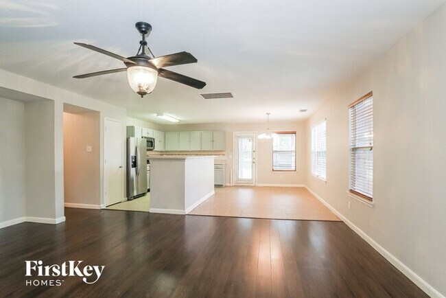 Building Photo - 10643 Goldfinch Rd