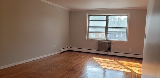 Building Photo - 55 Terrace Gdns