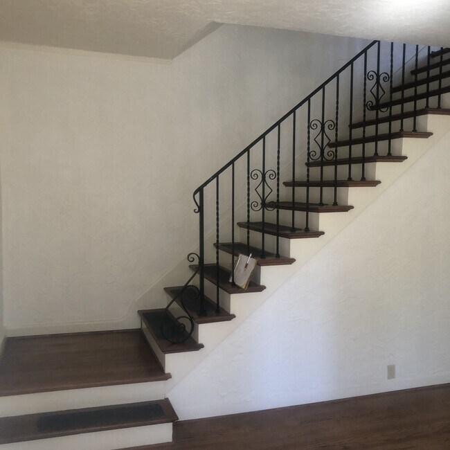 Foto del edificio - 81 N Catalina Ave