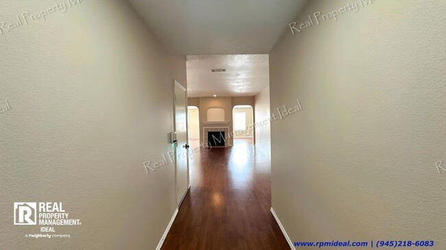 Building Photo - STUNNING 4BR 2BA HOUSE IN CEDAR HILL -  $2...