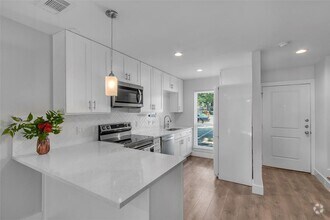 Building Photo - 3812 Southway Dr