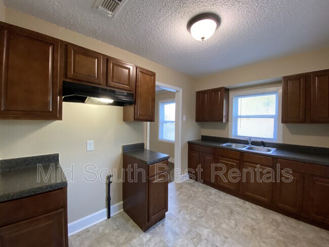 Building Photo - 2734 Henley Dr (Bethel Grove)