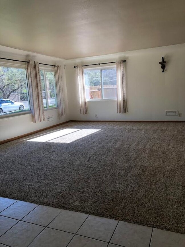 Foto del edificio - Charming 4 Bd, 2 Ba, Ranch Home in D-12 School District, close to Downtown, Trails and Ft. Carson