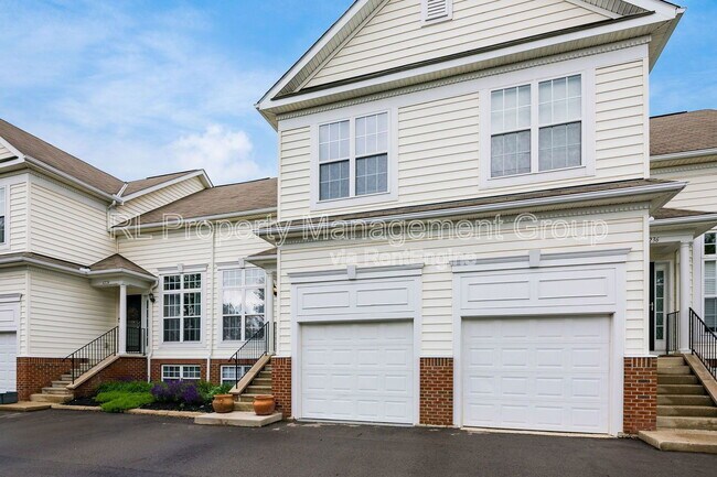 Foto del edificio - 6230 Downwing Ln