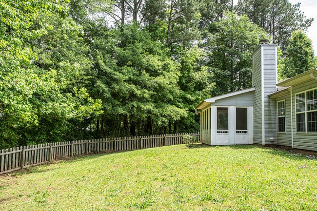 Building Photo - Gorgeous 3 bedroom 2 bath ranch style home...