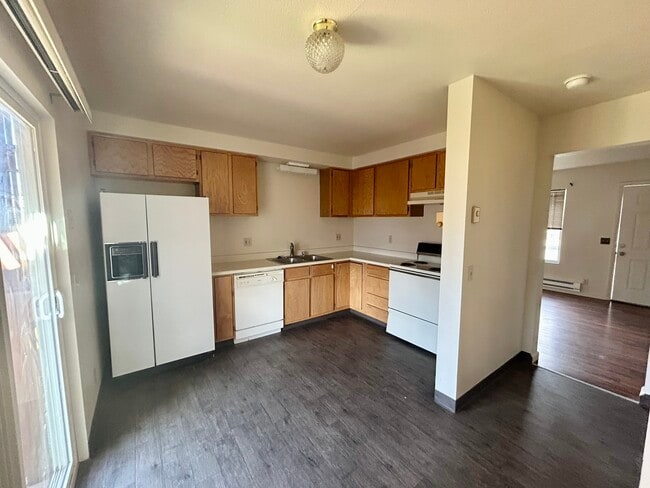 Building Photo - 1283 Redwood Cir
