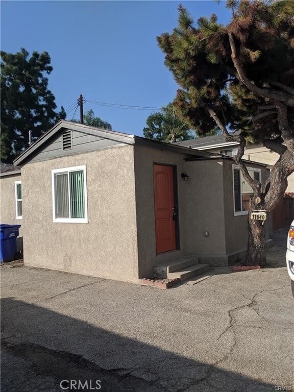 Primary Photo - 11640 Coldbrook Ave