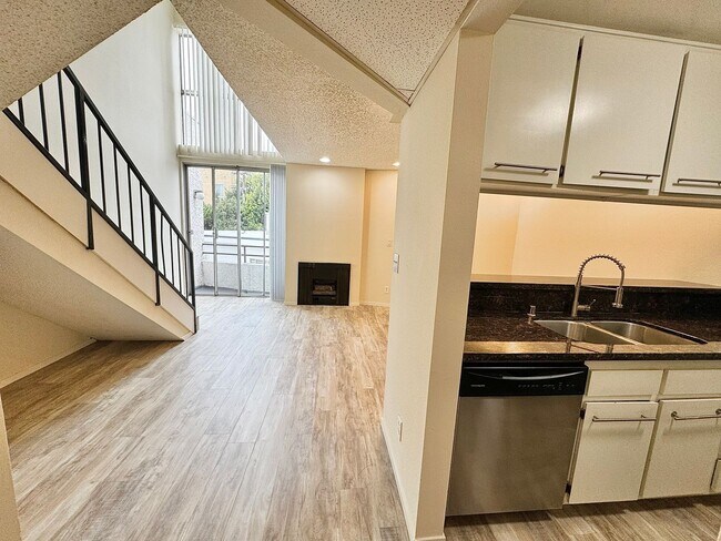 Foto del edificio - 3715 S Canfield Ave