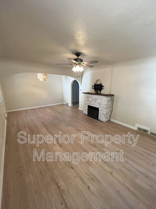 Foto del edificio - 222 Main St