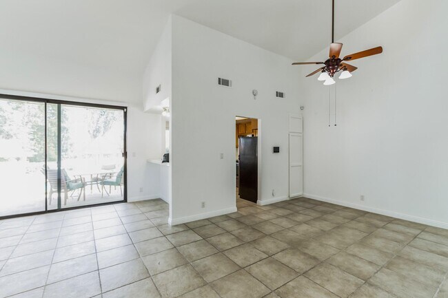 Foto del edificio - 45324 Driftwood Dr