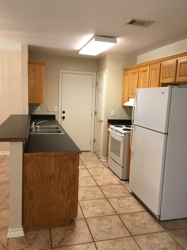 Building Photo - 130 Satch Dr