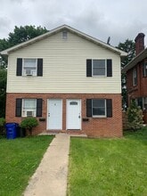 Building Photo - 7 S Mont Valla Ave
