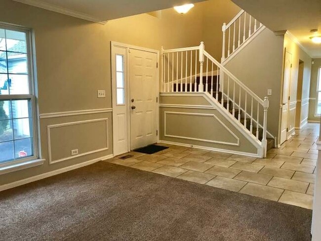 Building Photo - 2105 Aspen Dr