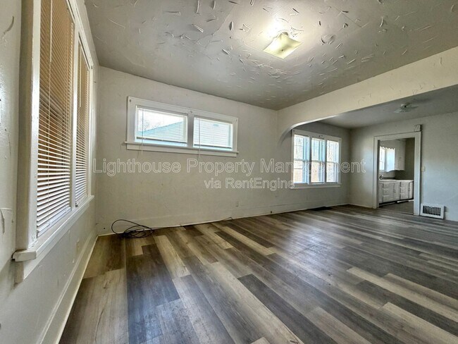 Building Photo - 232 E Lincoln Ave
