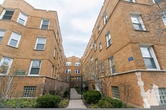 Building Photo - 624 W Roscoe St