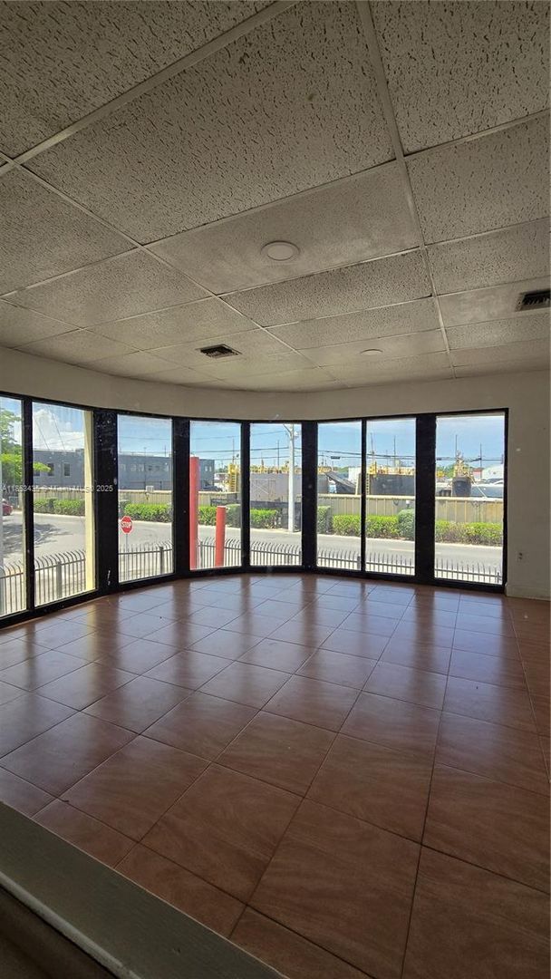Foto del edificio - 3396 NW S River Dr