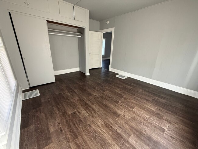 Building Photo - 1035 Durfee Ave