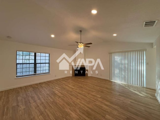 Foto del edificio - 10038 Raven Field Dr