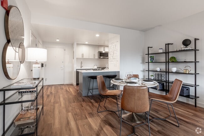 Watermark Kendall West - Watermark Kendall West Apartments