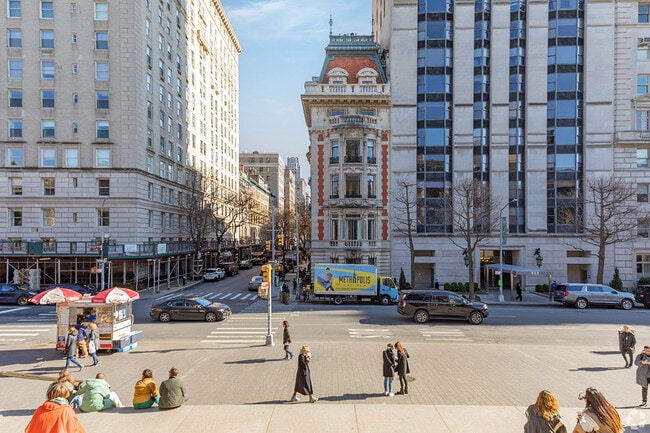 The Upper East Side of Manhattan offers art, culture, architecture, and high-end living.