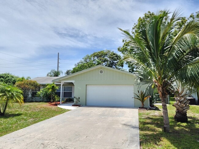 Building Photo - 1680 SE Minorca Ave