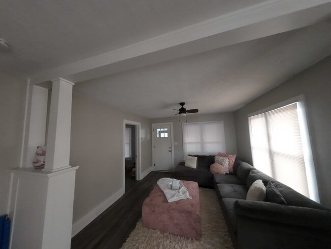 Foto del edificio - 27 Maplelawn St SE