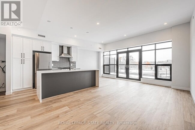 Photo du bâtiment - 555 Sanatorium Rd