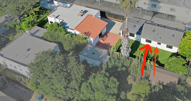 Building Photo - 11014 Blix St