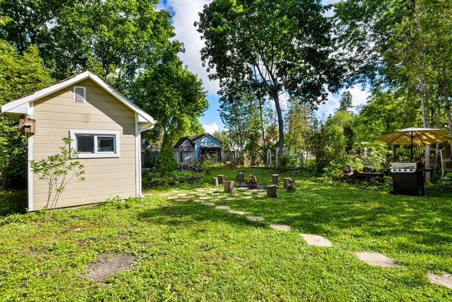 Building Photo - 752 Chestnut St