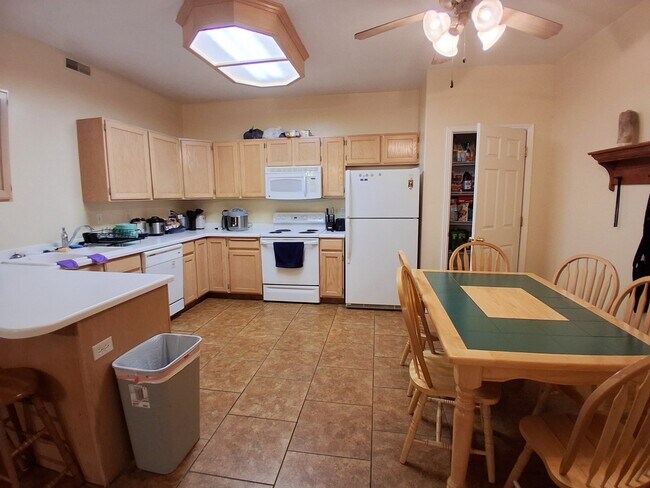 Building Photo - 345 Belmont Pl