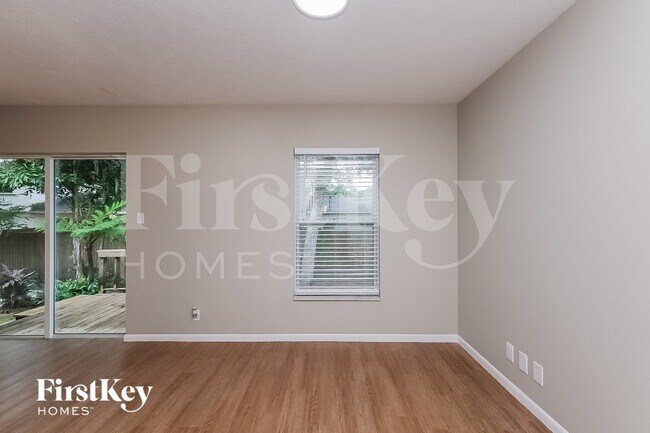Foto del edificio - 2210 Boxwood Way