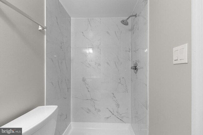 Building Photo - 614 Gibson Rd