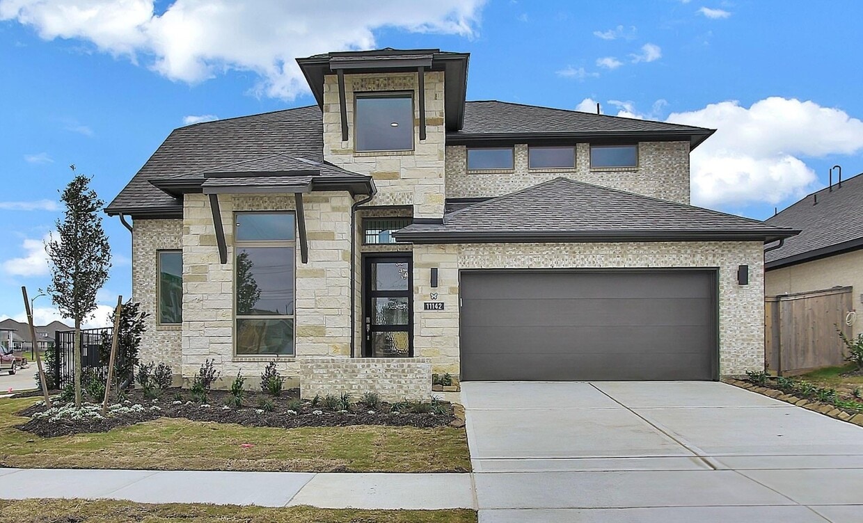 Primary Photo - 11142 Plateau Oak Dr