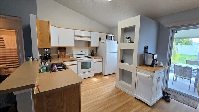 Building Photo - 1905 Myakka Ct