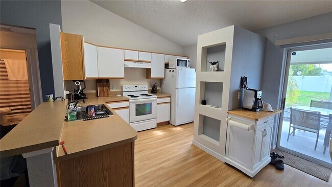 Foto del edificio - 1905 Myakka Ct