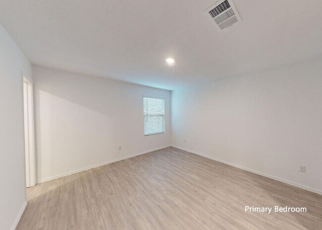 Building Photo - Updated Amenities!