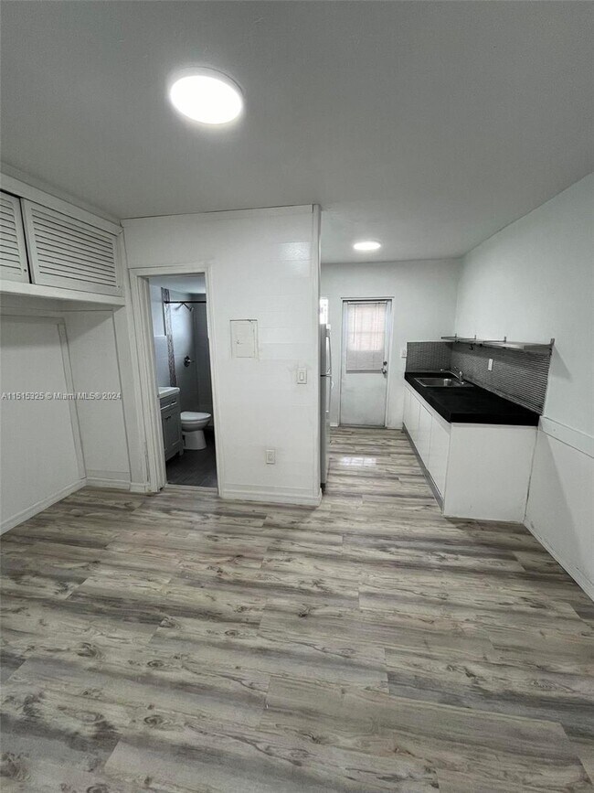 Foto del edificio - 944 Meridian Ave