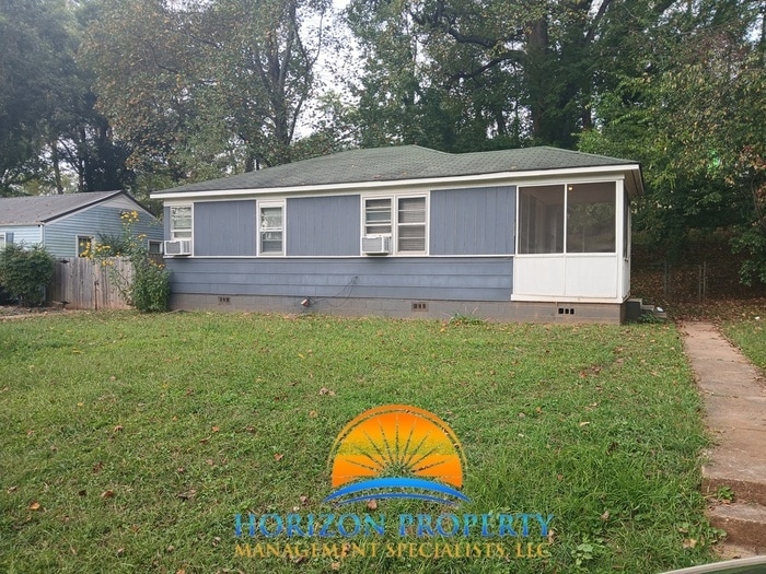 Primary Photo - 907 Crestline Rd NW