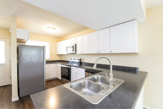 Foto del edificio - 4381 Kirk Ct