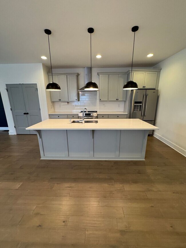 Foto del edificio - 3 bed. 2.5 bath in East Nashville ready fo...