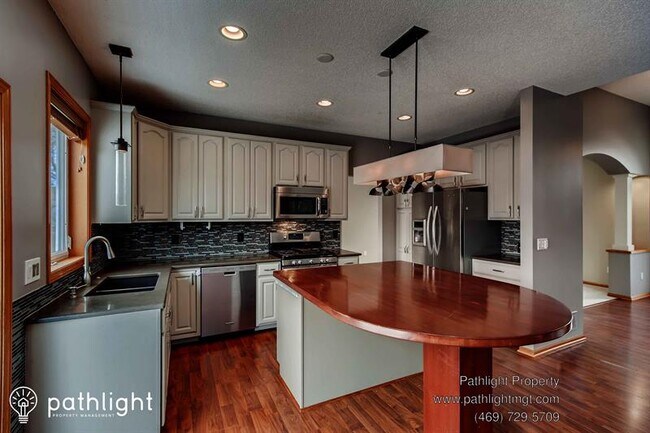 Foto del edificio - 9391 178th Street West