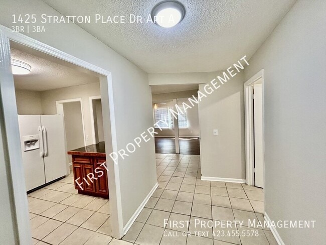 Building Photo - 1425 Stratton Pl Dr