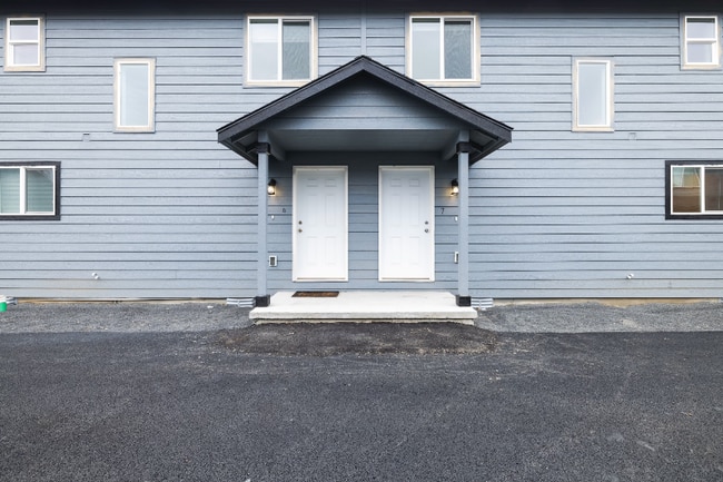 Building Photo - 2637 W Marina Dr